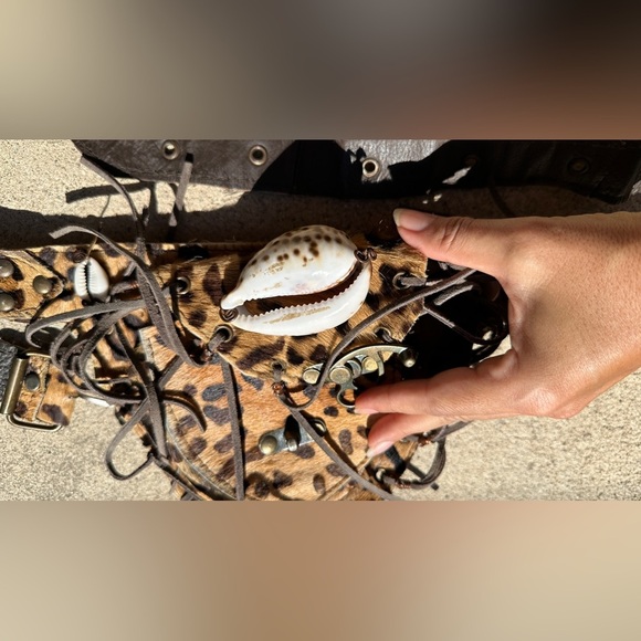 Unique Leopard Print Tribal 🐆 Fanny Pack Belt with copper & Shell accents, see! - Picture 9 of 12